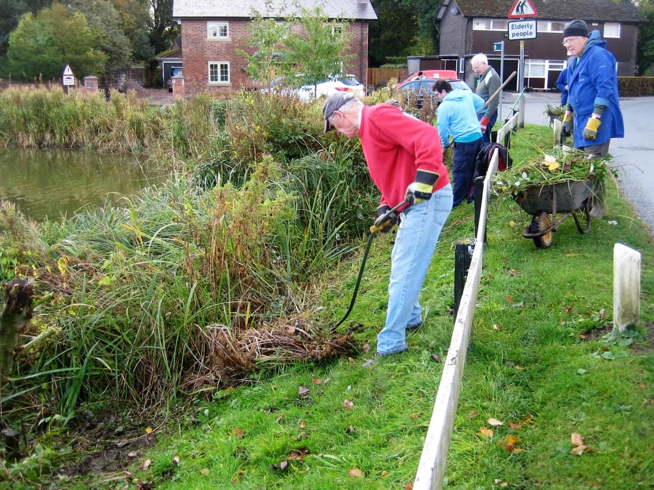 Clearing the area near the water inlet  Clearing the area near the water inlet