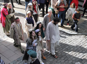  Chester Passion - heads bowed 