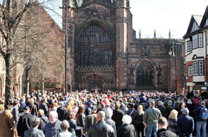  Chester Passion - large crown at the cathedral 