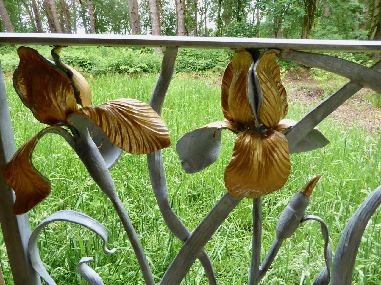 Metal Iris Panel  Metal Iris Panel