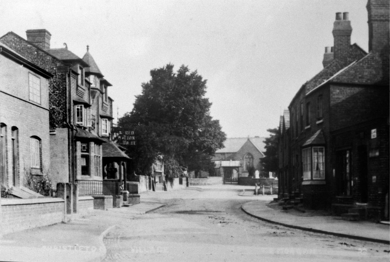Village Road, Christleton