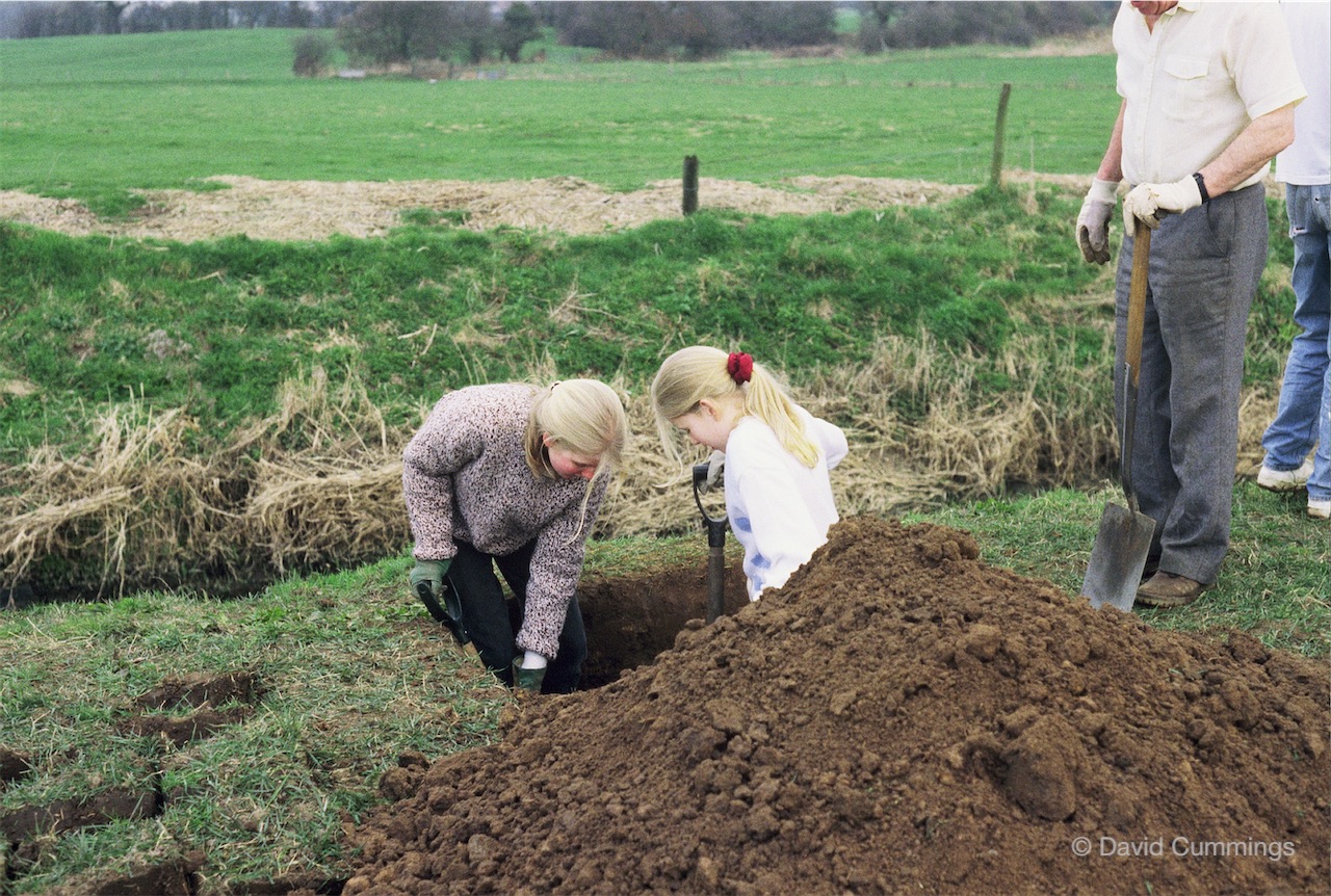Hockenhull - digging Holt