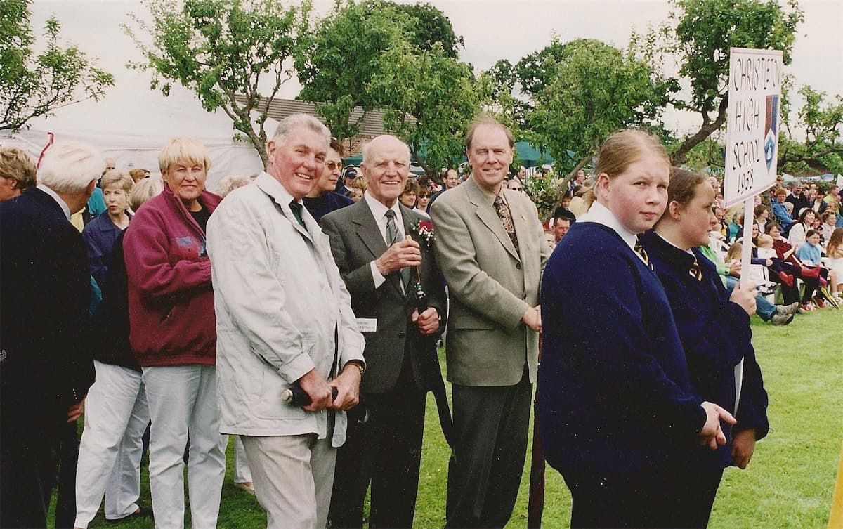 Les with Phil Hodges and Geoff Lawson at 2000 Fete