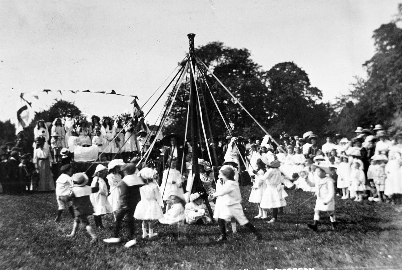  Infants Maypole Dancing 1907 