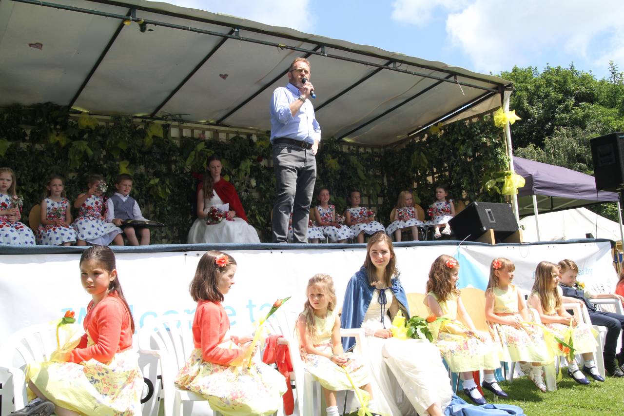 David Harker opens Christleton Village Fete 2016