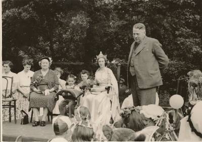  Alyn Arthur Guest Williams at 1951 Christleton Fete 