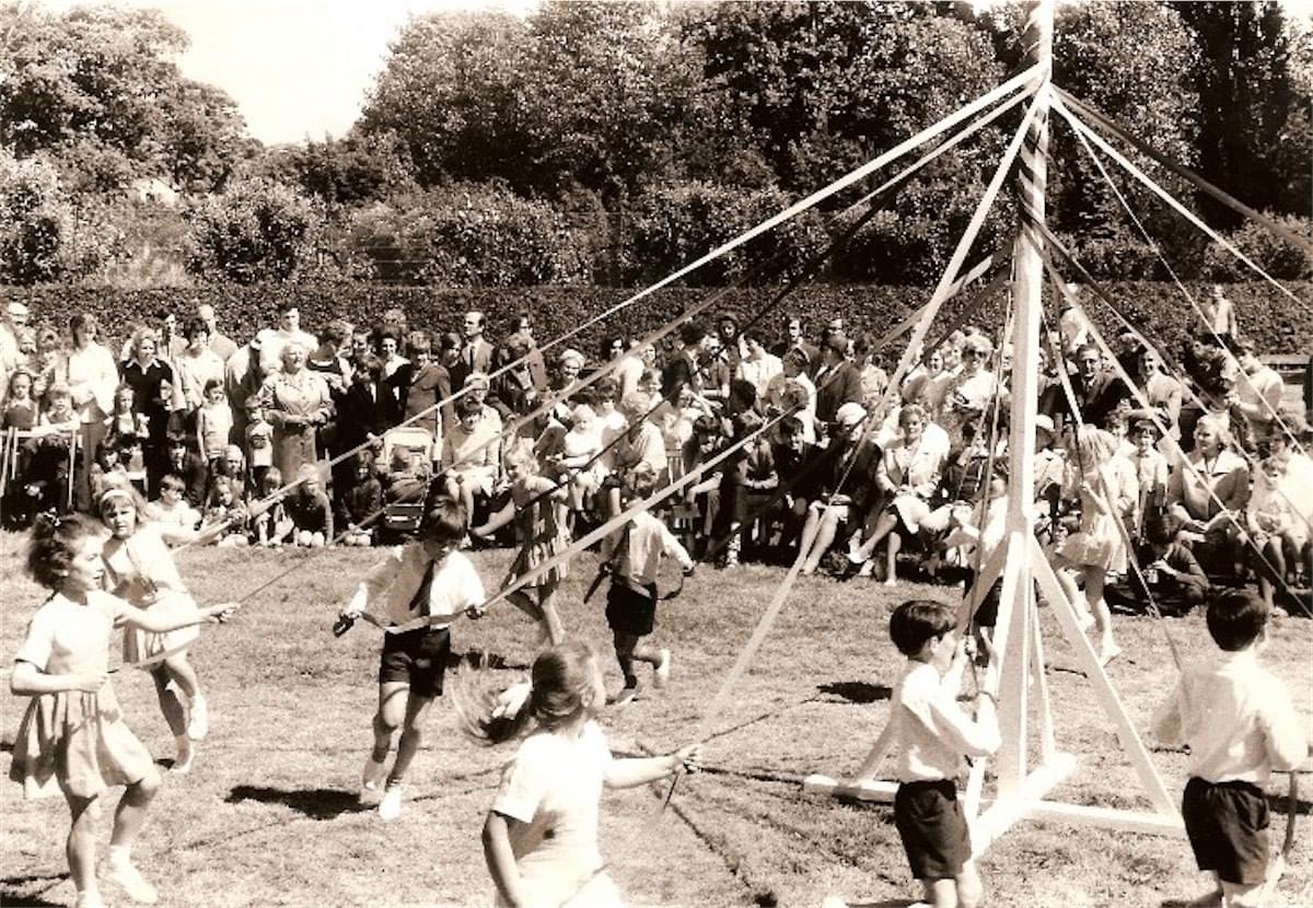  Christleton Village Maypole 