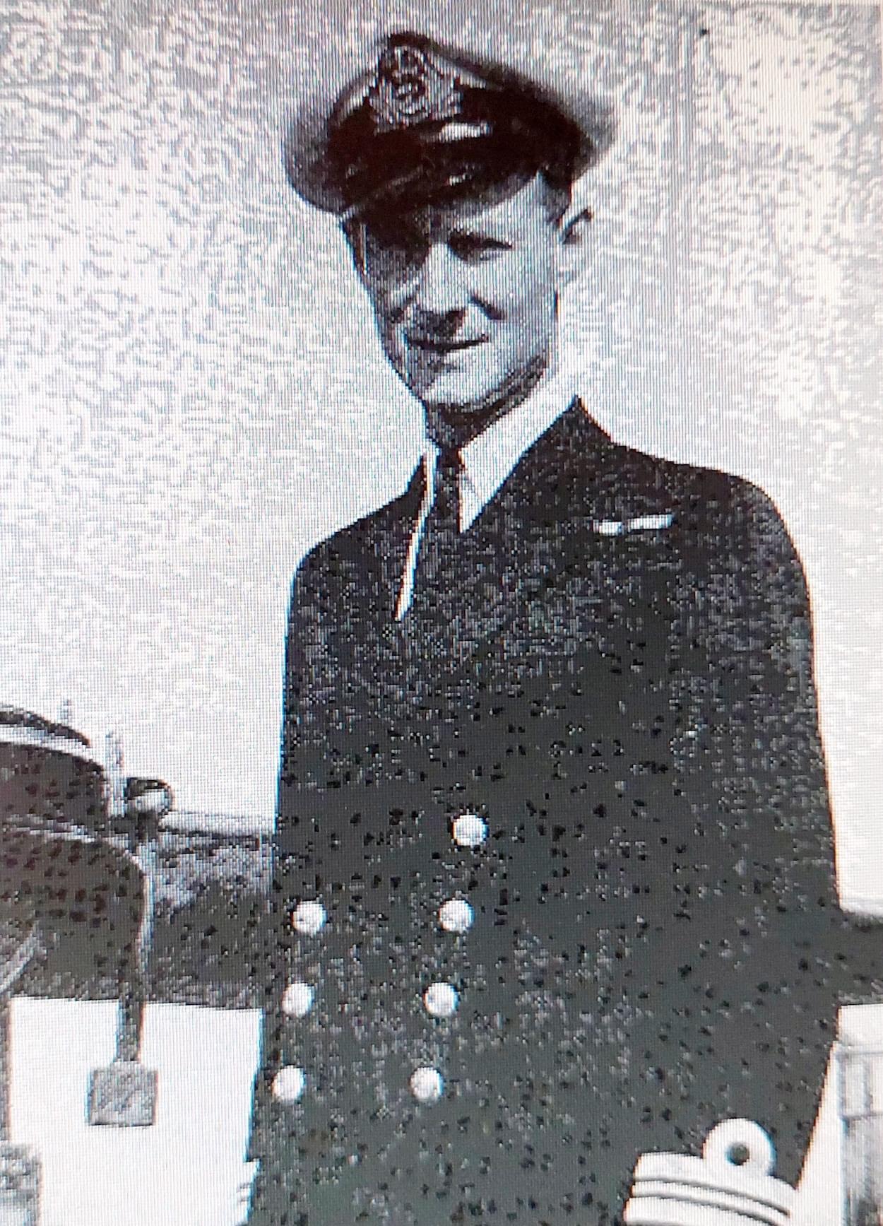 Lt Commander W F E Hussey