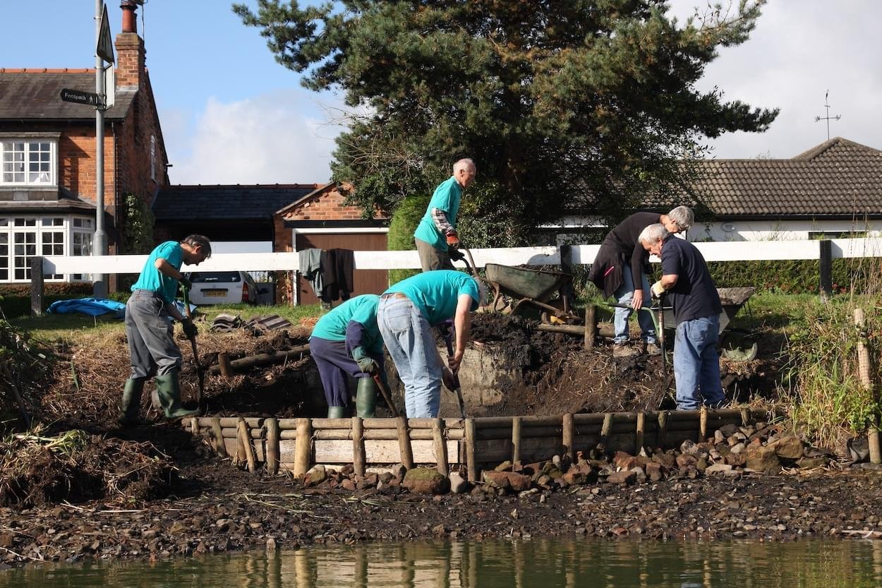 Christleton Pit Group refurbishing silt trap