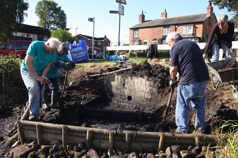 Digging out Christleton Pit  Digging out Christleton Pit
